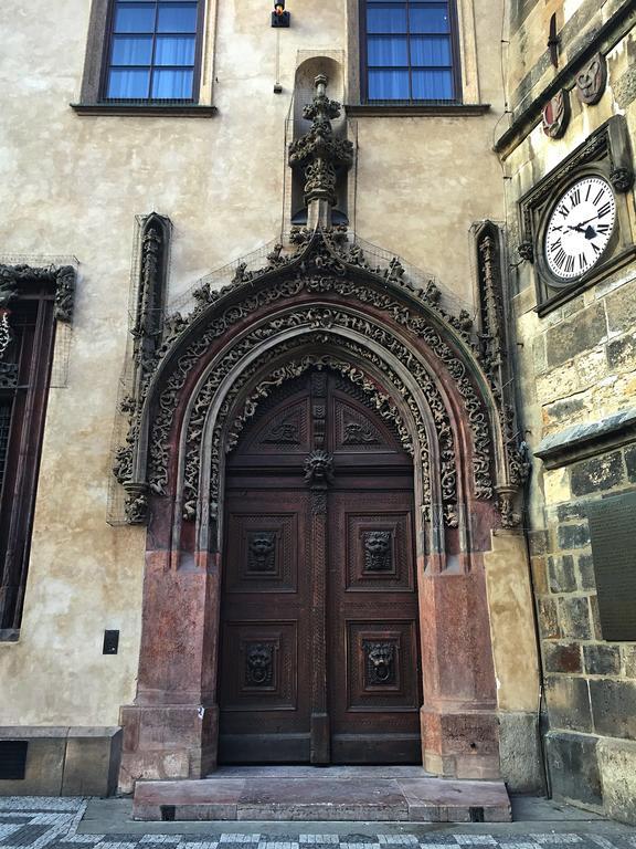 Cozy Flat By The Astronomical Clock Apartamento Praga Exterior foto