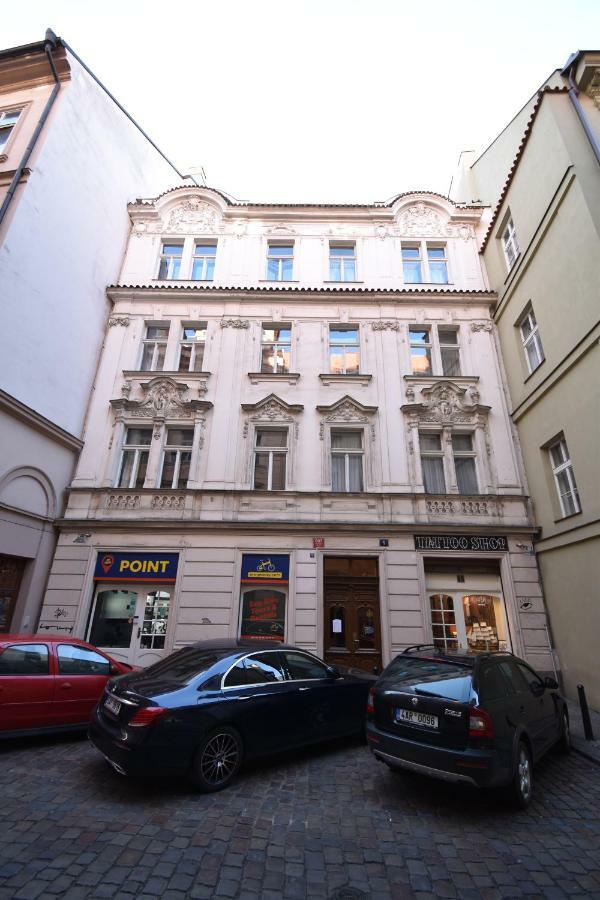 Cozy Flat By The Astronomical Clock Apartamento Praga Exterior foto