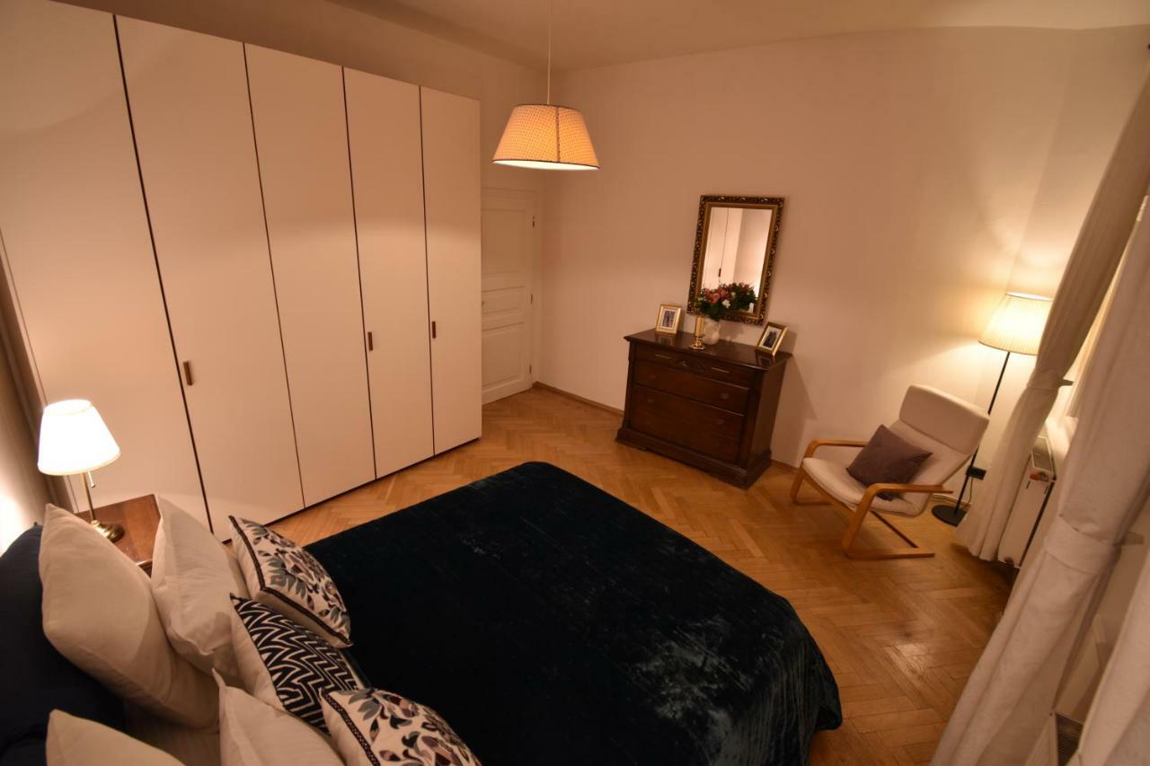 Cozy Flat By The Astronomical Clock Apartamento Praga Exterior foto